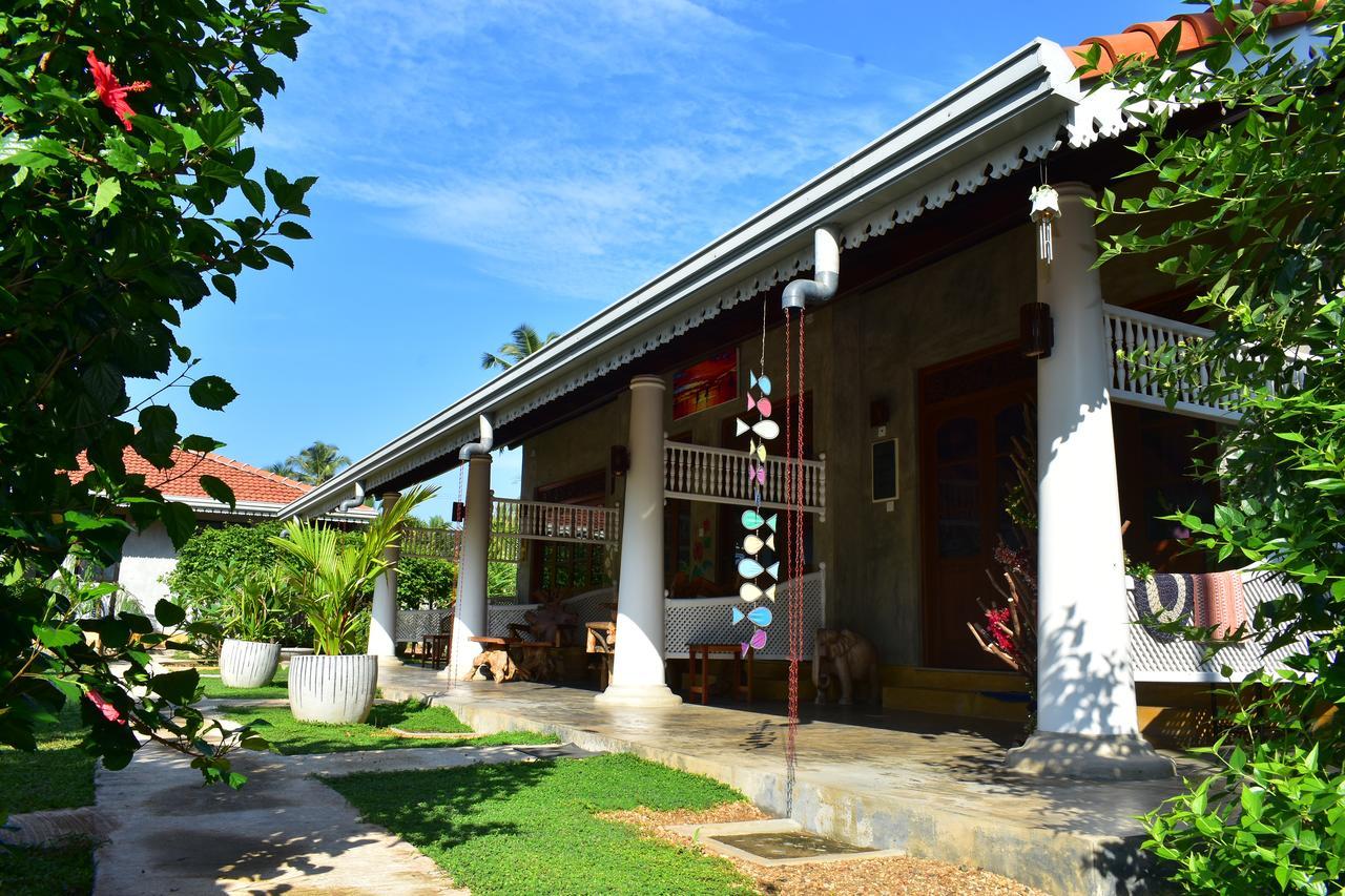 Thambili Cabanas Hikkaduwa Luaran gambar
