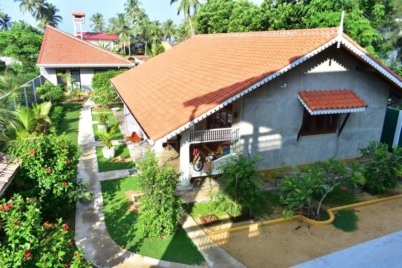 Thambili Cabanas Hikkaduwa Luaran gambar